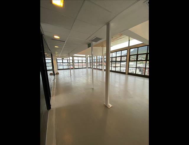 348M² OFFICE TO LET IN WOODSTOCK